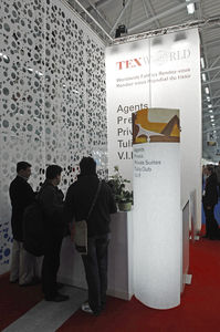 colonna luminosa moderna / in PVC / LED / da interno