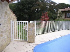 barriera di protezione / fissa / in alluminio / per piscina