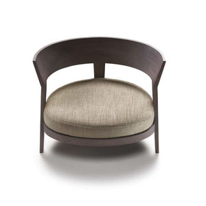 poltrona moderna / in tessuto / in pelle / in legno massiccio