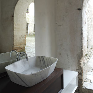 lavabo da appoggio / rettangolare / in marmo / moderno