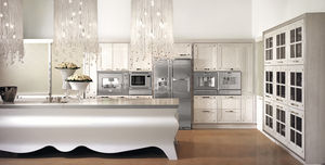 cucina moderna / in legno massiccio / in legno laccato / in marmo