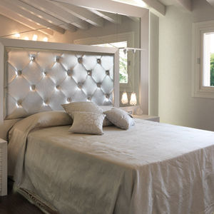 letto matrimoniale / moderno / con testiera imbottita / in pelle