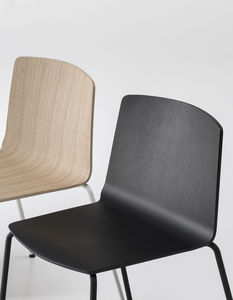 sedia moderna / in legno / imbottita / con braccioli