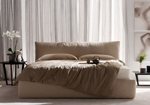 letto standard / doppio / moderno / in pelle