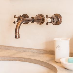 miscelatore doppio comando per lavabo / da parete / in metallo cromato / da bagno