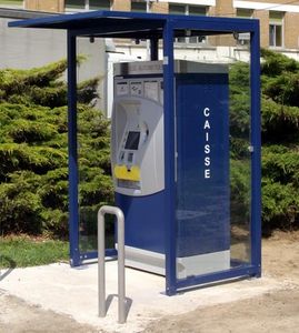 pensilina multifunzionale per spazi pubblici