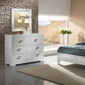 cassettone classico / in legno / in legno laccato / beige