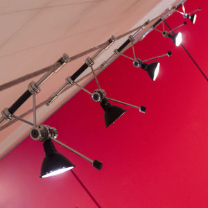 illuminazione su cavi alogena / tonda / in metallo / da interno