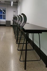 sedia alta moderna / con poggiapiedi / imbottita / 100% riciclabile
