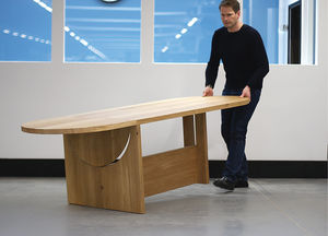 tavolo moderno / in legno massiccio / ovale / professionale