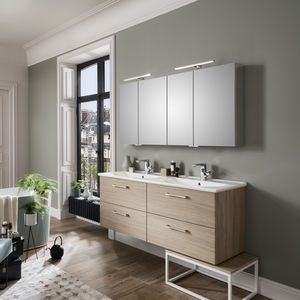 bagno moderno / in ceramica / in quercia / su misura