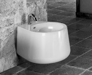 bidet sospeso / in ceramica