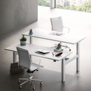 tavolo da lavoro moderno / in MDF / rettangolare / per ufficio