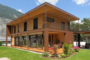 casa prefabbricata / individuale / moderna / con struttura in legno