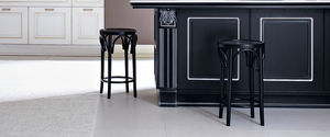 sgabello da bar classico / in legno / FSC / nero