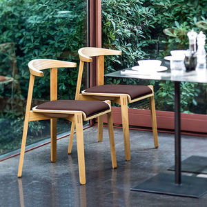 sedia moderna / imbottita / piedi standard / FSC
