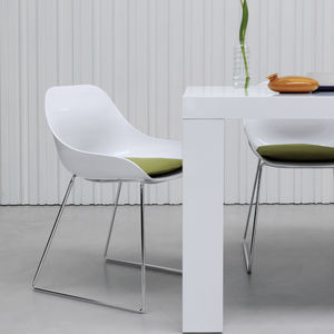 sedia moderna / a slitta / imbottita / ergonomica