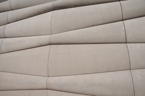 rivestimento di facciata in composito cemento vetro / 3D / in pannelli / autoportante