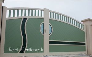 cancelli battenti / in alluminio / a sbarre / per uso residenziale