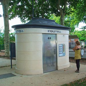 chiosco WC / in calcestruzzo