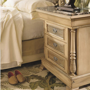 comodino classico / in legno / rettangolare / con cassetti