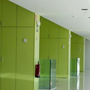 armadietto spogliatoio in legno / standard / per edifici pubblici / per impianto sportivo