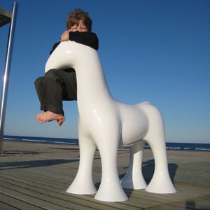 scultura in plastica / per spazi pubblici