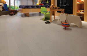 parquet multistrato / massiccio / da incollare / inchiodato