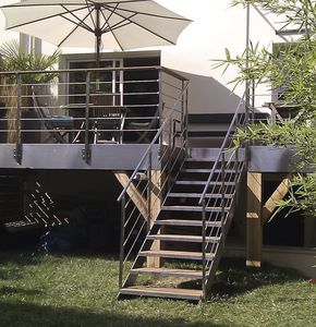 scala dritta / con gradini in legno / con gradini in acciaio inox / con struttura in acciaio inossidabile