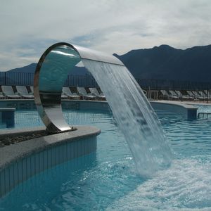 cascata per piscina