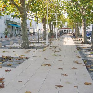 pavimentazione in calcestruzzo / per spazio pubblico