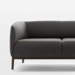 divano moderno / in tessuto / in legno / per uso professionale