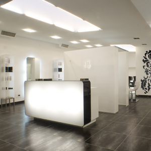 banco reception in laminato / in Plexiglas® / luminoso / per parrucchiere