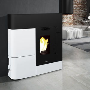 stufa a pellet / moderna / in metallo / con distributore di calore