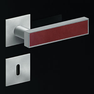 maniglia per porta / in acciaio inox / moderna / intarsiata
