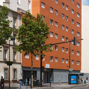 rivestimento di facciata in terracotta / spazzolato / in pannelli / grigio