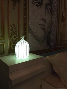 lampada su misura / da tavolo / design originale / in porcellana