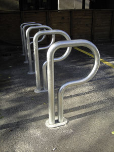 rastrelliera per biciclette in acciaio galvanizzato