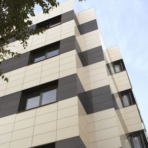rivestimento di facciata per facciata ventilata / in ceramica / testurizzato / lucidato