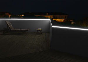 striscia luminosa fosforescente / segnapasso