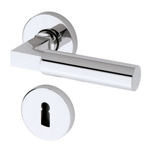 maniglia per porta / in metallo / moderna / con serratura integrata