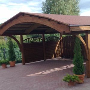 tettoia per posto-auto in legno