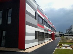 rivestimento di facciata in metallo / liscio / a doghe