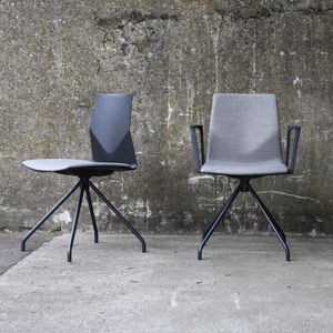 sedia visitatore moderna / con braccioli / imbottita / con base a stella