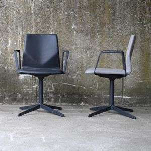 sedia visitatore moderna / con braccioli / imbottita / girevole