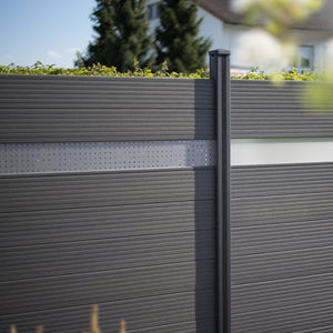recinzione da giardino / a lamelle / in legno composito / FSC