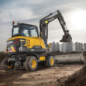 escavatore mini / gommato / compatto / per cantiere