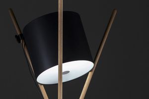 lampada da terra / design originale / in quercia / in noce