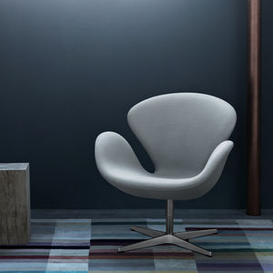 poltrona design scandinavo / in tessuto / in pelle / in acciaio cromato