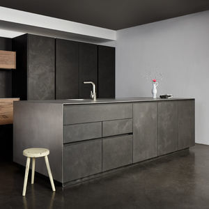 cucina moderna / in calcestruzzo / in quercia / impiallacciata in legno